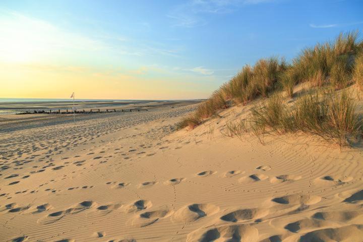 Cottage Proche Du Bord De Mer Et Au Coeur Des Dunes Merlimont-Plage Buitenkant foto